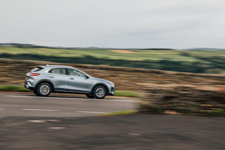  Kia XCeed 1.0 T-GDi 2019 года  (UK) (фото 17 из 91)